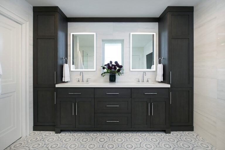 Bold Contrast Bath with Quarter Sawn White Oak Cabinetry