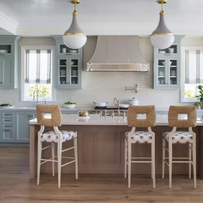 Natural Muted Tones Finished with Pops of Gold